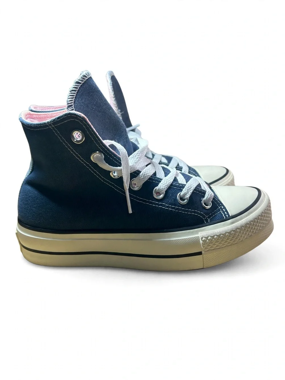 Classic High-Top Converse all stars Sneakers in Navy with Pink Lining